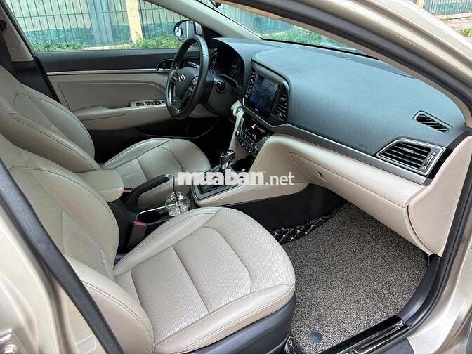Hyundai Elantra 2019 Vàng Cát 9 vạn