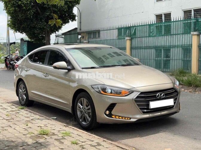 Hyundai Elantra 2019 Vàng Cát 9 vạn