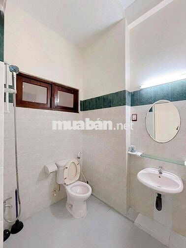 STUDIO CỬA SỔ TRỜI FULL NỘI THẤT NGAY KHU PHAN XÍCH LONG