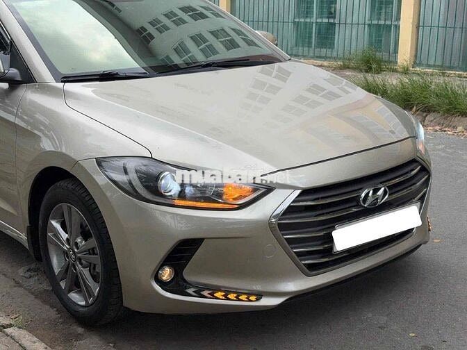 Hyundai Elantra 2019 Vàng Cát 9 vạn