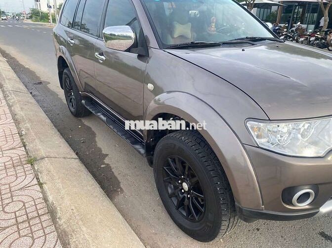 Mitsubishi Pajero Sport Nâu 7 chỗ Tự động