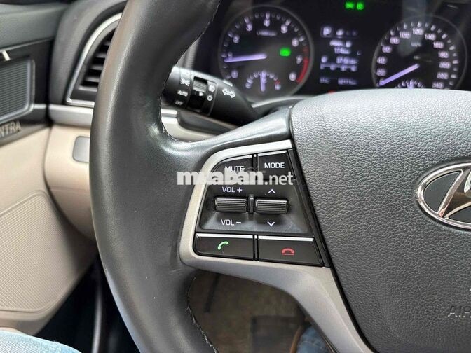 Hyundai Elantra 2019 Vàng Cát 9 vạn