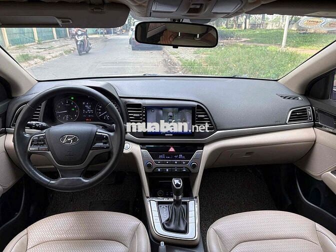 Hyundai Elantra 2019 Vàng Cát 9 vạn
