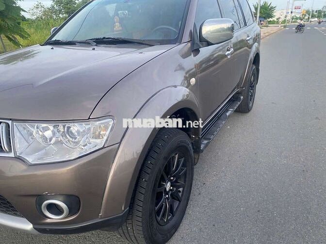Mitsubishi Pajero Sport Nâu 7 chỗ Tự động