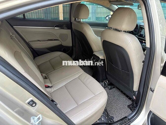 Hyundai Elantra 2019 Vàng Cát 9 vạn