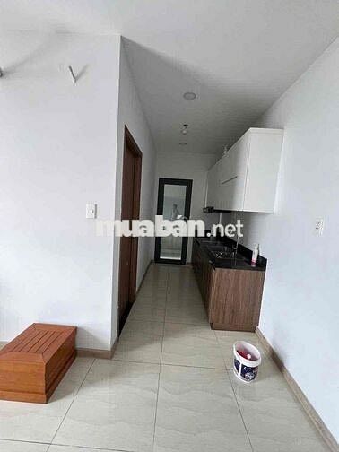 Cho thuê gấp căn 2pn,2wc , bcons garden - có nội thất