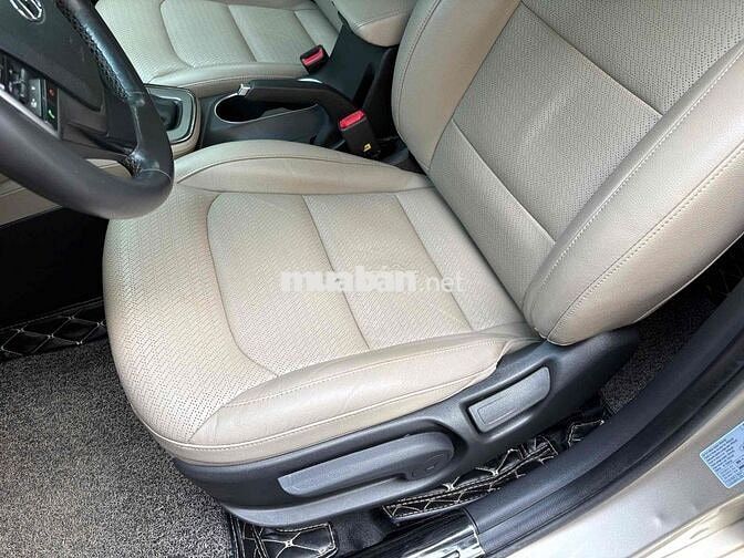 Hyundai Elantra 2019 Vàng Cát 9 vạn