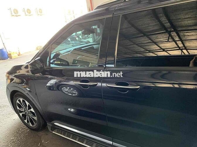 KIA Carnival Signature 3.5L Xăng 2021 Tím