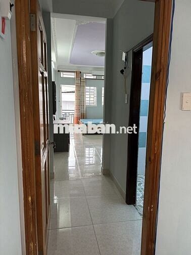 Phòng ngay cầu Băng Ky (Nơ Trang Long), full nội thất, có ban công lớn