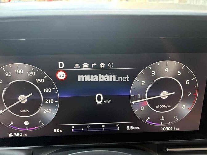 KIA Carnival Signature 3.5L Xăng 2021 Tím