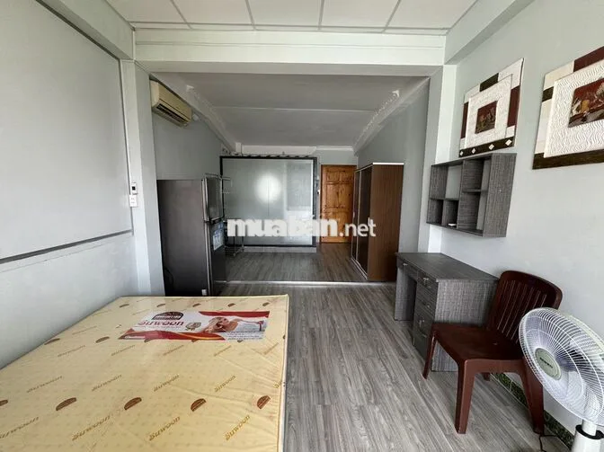 Phòng ngay cầu Băng Ky (Nơ Trang Long), full nội thất, lầu 4