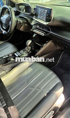 Peugeot 2008 bản full GTline 1.2Turbo 2021