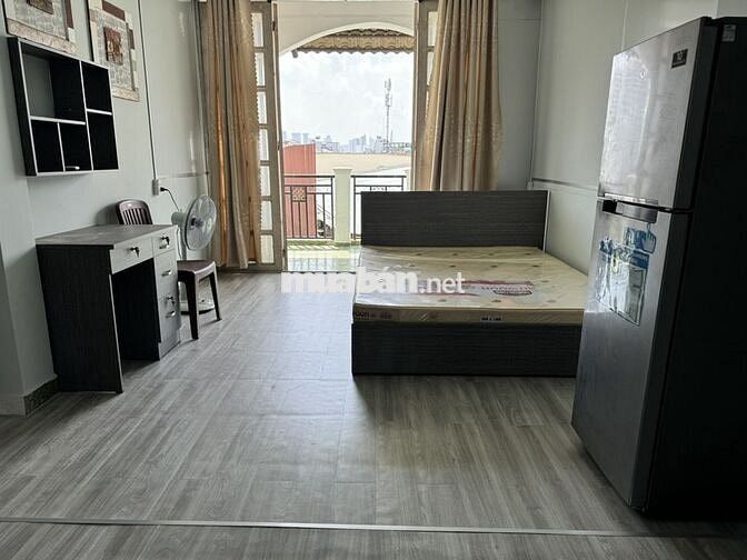 Phòng ngay cầu Băng Ky (Nơ Trang Long), full nội thất, lầu 4