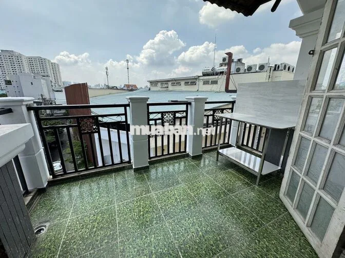 Phòng ngay cầu Băng Ky (Nơ Trang Long), full nội thất, lầu 4