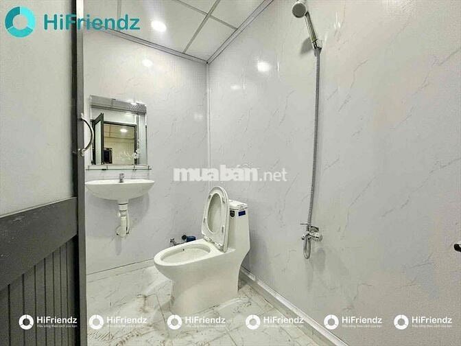 PHÒNG MÁY LẠNH CỬA SỔ TRỜI CÁCH AEON 10p ĐI XE