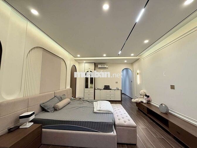 Nhà tâm huyết thang máy sân vườn rộng 50m2 Mặt Tiền Trần Thị Cờ