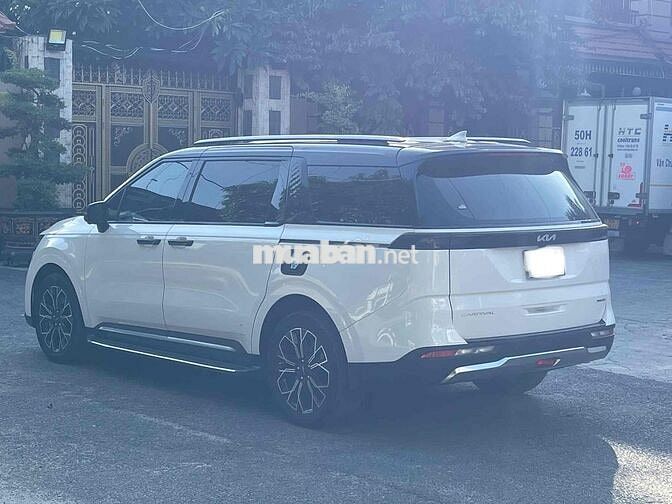 Kia Carnival Premium 2023 Trắng 8 chỗ