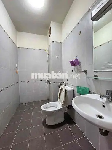 STUDIO cửa sổ trời lớn mới toanh ngay cầu Phú Mỹ, KCX