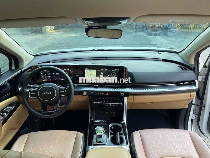 Kia Carnival Premium 2023 Trắng 8 chỗ
