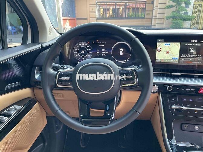Kia Carnival Premium 2023 Trắng 8 chỗ