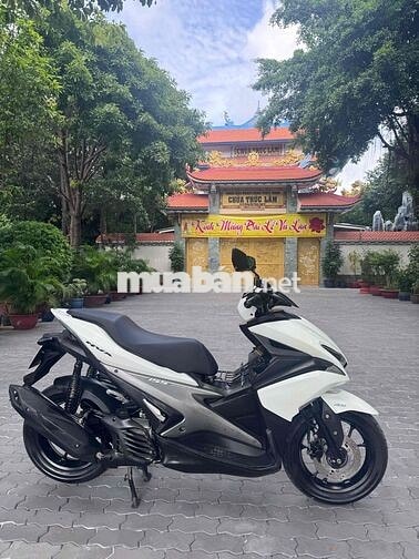 Yamaha NVX 155cc Trắng