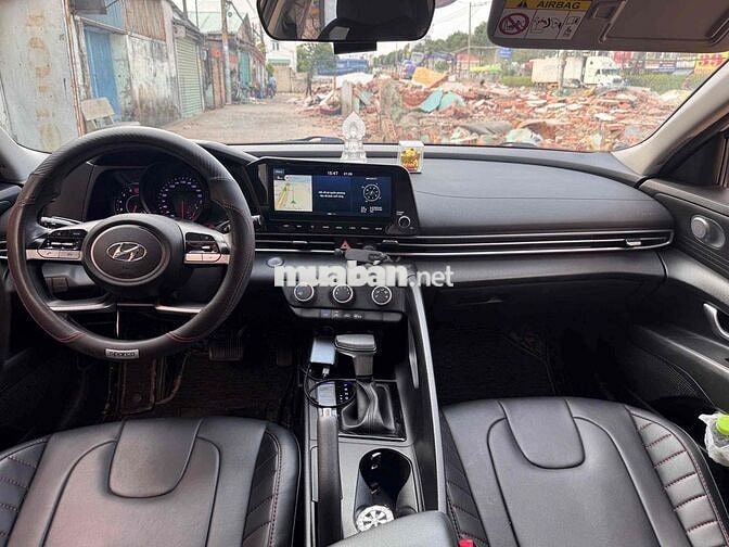 Hyundai Elantra 2022 1.6 tiêu chuẩn AT Trắng