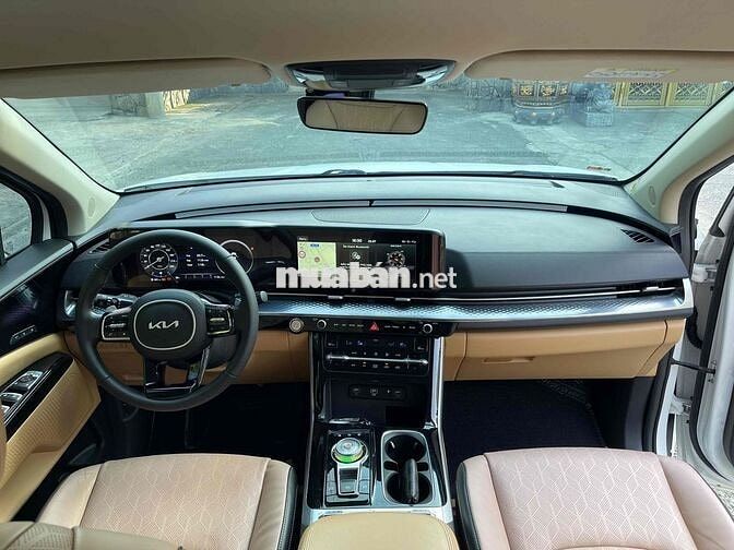 Kia Carnival Premium 2023 Trắng 8 chỗ