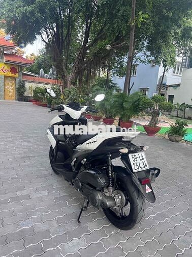 Yamaha NVX 155cc Trắng