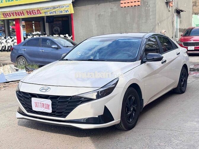 Hyundai Elantra 2022 1.6 tiêu chuẩn AT Trắng
