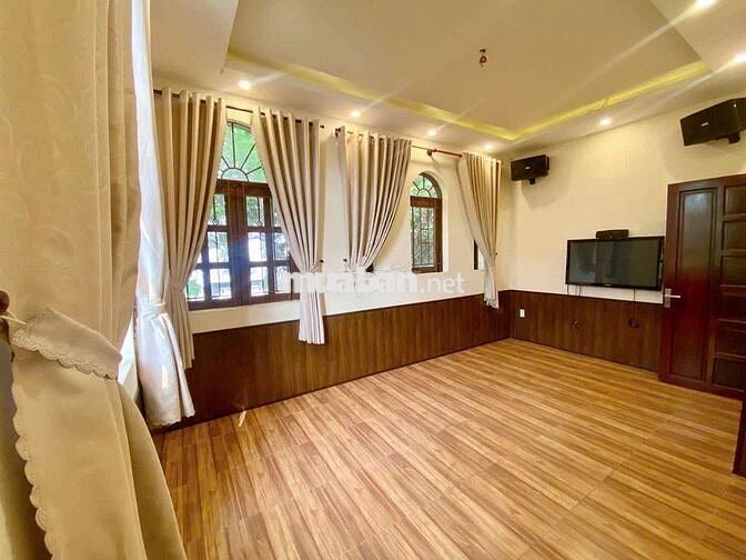 🏠 Nhà sân vườn 1000m2,phù hợp kinh doanh, 3phòng, đường Lê Thị Kim 🏠