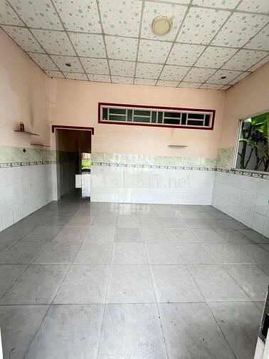 Nhà sân vườn 210m2 cách ĐH Tây Đô 2km