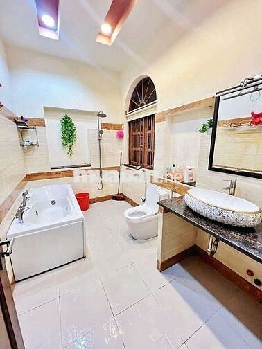 🏠 Nhà sân vườn 1000m2,phù hợp kinh doanh, 3phòng, đường Lê Thị Kim 🏠