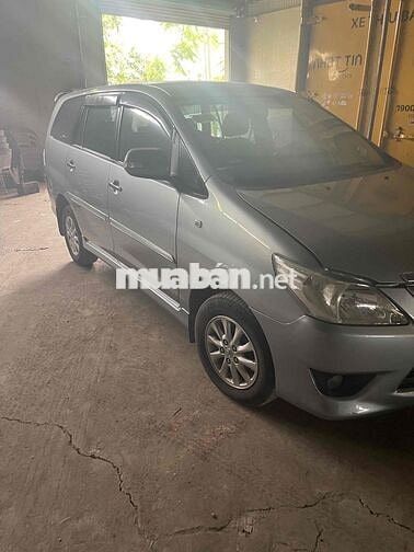 Toyota Innova 2013 Số sàn Bạc