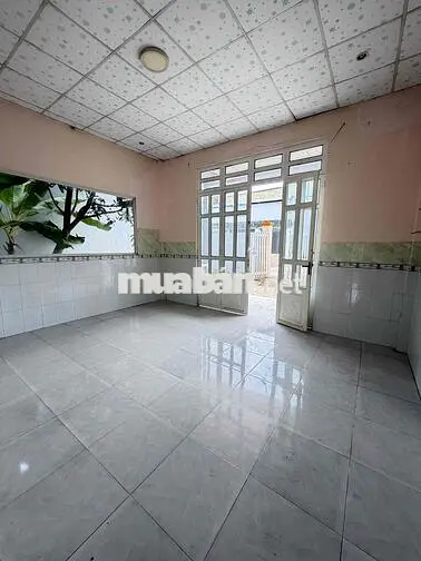 Nhà sân vườn 210m2 cách ĐH Tây Đô 2km