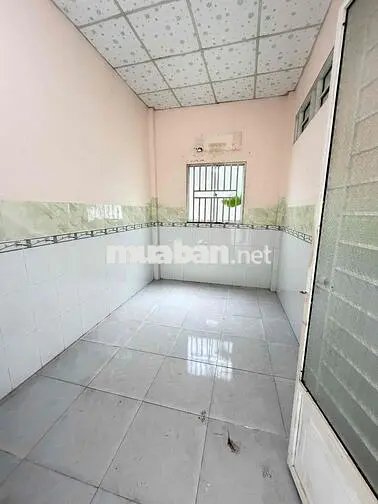 Nhà sân vườn 210m2 cách ĐH Tây Đô 2km