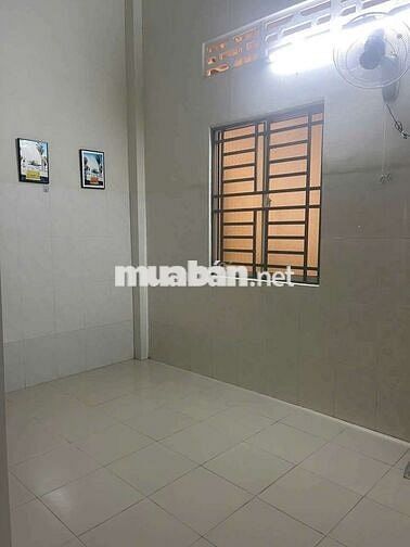 CHO THUÊ PHÒNG TRỌ RỘNG CÓ 01 PHÒNG NGỦ SẴN MÁY LẠNH GIÁ 2.5TR