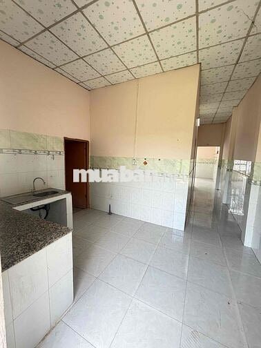 Nhà sân vườn 210m2 cách ĐH Tây Đô 2km