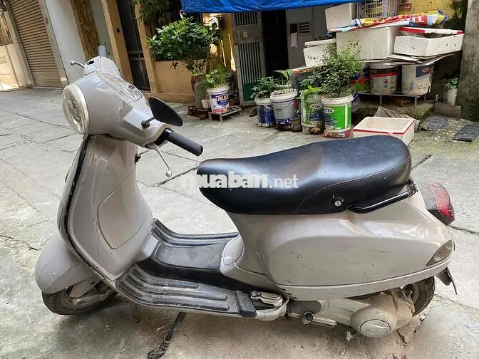 Bán Vespa ie 2011 biển 29D1 128.27 zin chất 3,5tr