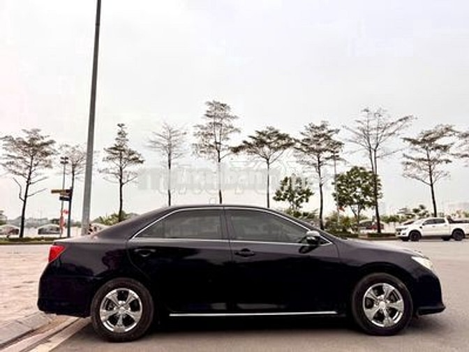 Toyota Camry 2.0E 2013 Đen 120.000km
