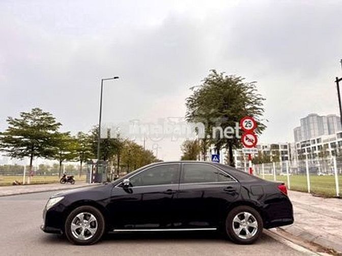 Toyota Camry 2.0E 2013 Đen 120.000km
