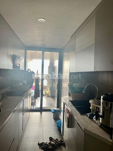 Cho thuê chung cư Oriental Plaza, Âu Cơ- 2PN, nội thất cơ bản giá 11tr