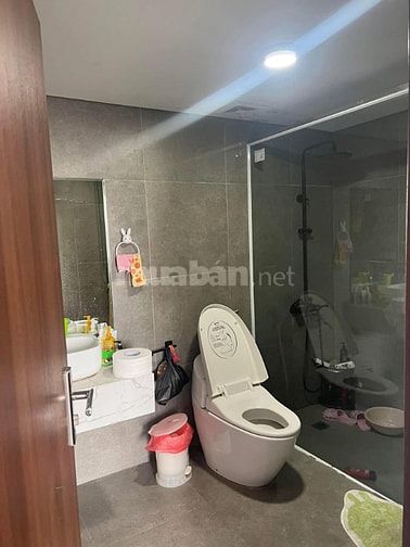 Cho thuê chung cư Oriental Plaza, Âu Cơ- 2PN, nội thất cơ bản giá 11tr