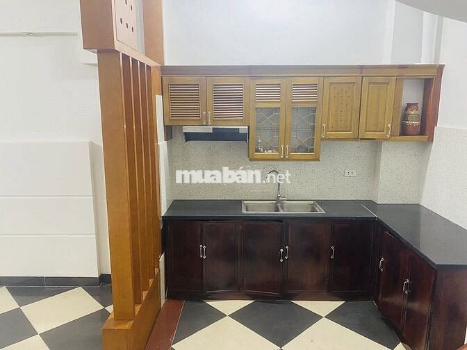 Nhà Nguyên Căn khu vực Đào Tấn, Quan Hoa: 40m2 x 5 tầng, 3 PN, 4 WC