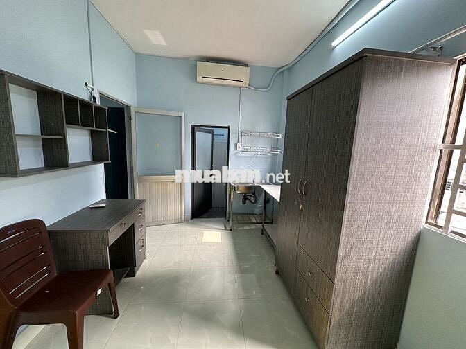 Phòng Bùi Đình Tuý, full nội thất, 2 cửa sổ thoáng, ngay lầu 1