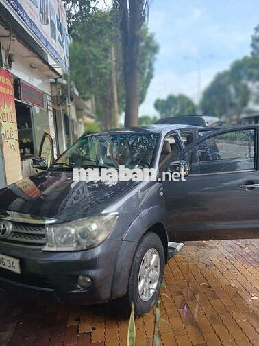 Toyota Fortuner V 2009 Xám Tự động 2 Cầu Trước Sau