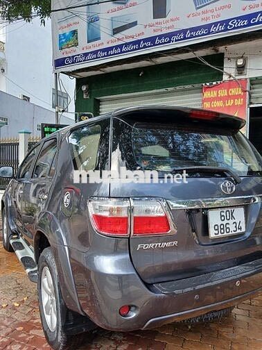 Toyota Fortuner V 2009 Xám Tự động 2 Cầu Trước Sau