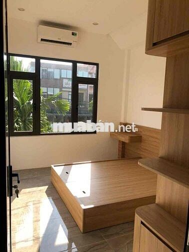 cho thuê nhà 3 tầng mặt tiền đường 7m5 . nhà sạch sẽ kiên cố