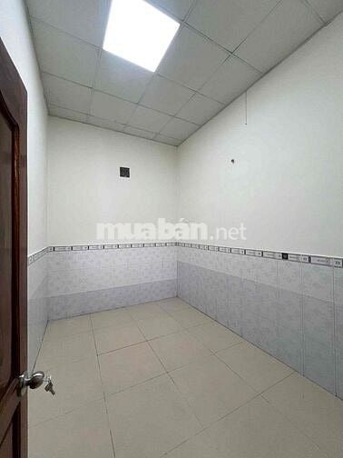 Nhà diện tích rộng rãi hẻm 1716 Huỳnh Tấn Phát giá 7,5 tr