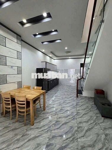 Cho thuê nhà trệt lầu 2pn 3wc full nội thất gần chợ Phú Hòa