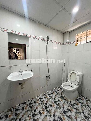 Nhà diện tích rộng rãi hẻm 1716 Huỳnh Tấn Phát giá 7,5 tr